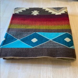 Gorgeous Alpaca soft blanket. New n…